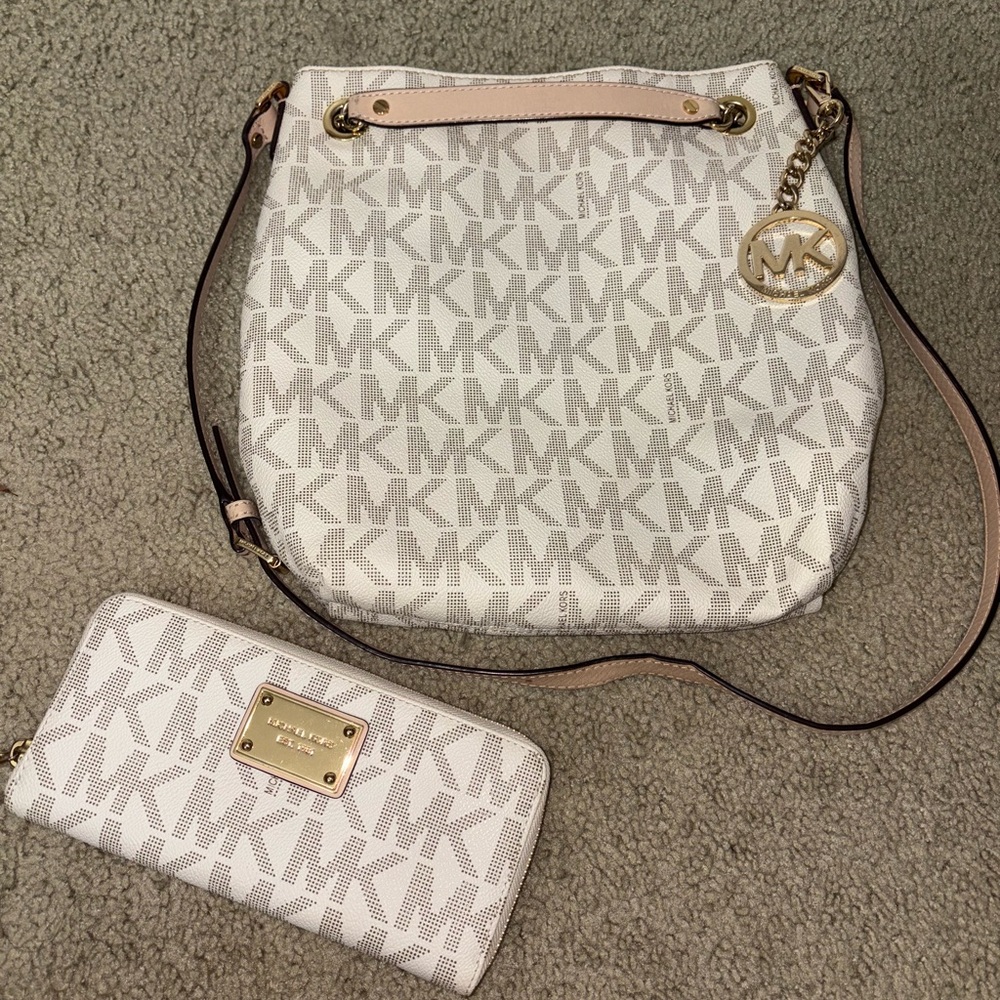 Michael Kors White and Cream Shoulder Bag & Wallet - Looks brand new!